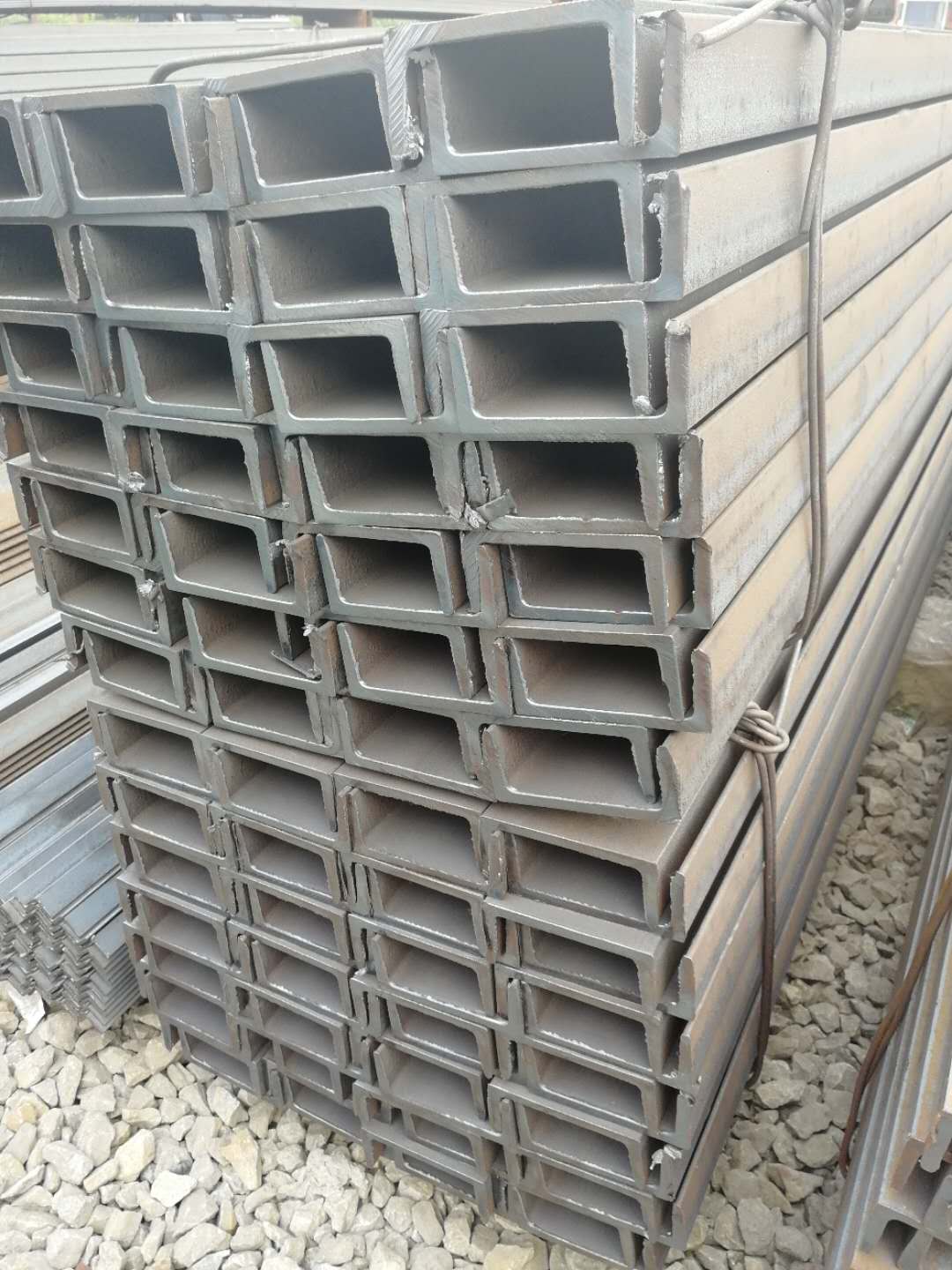 槽鋼 